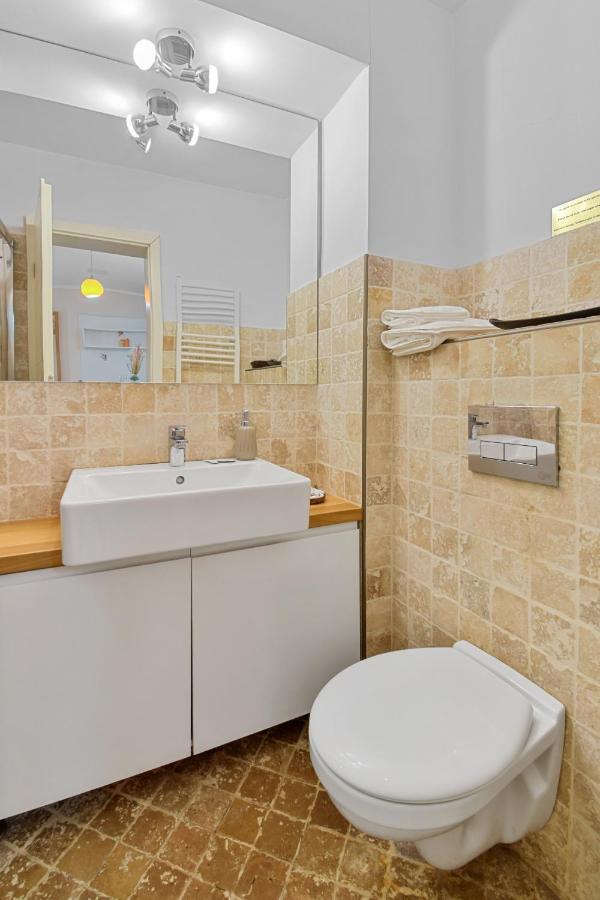 Bella Studio Brasov Luaran gambar
