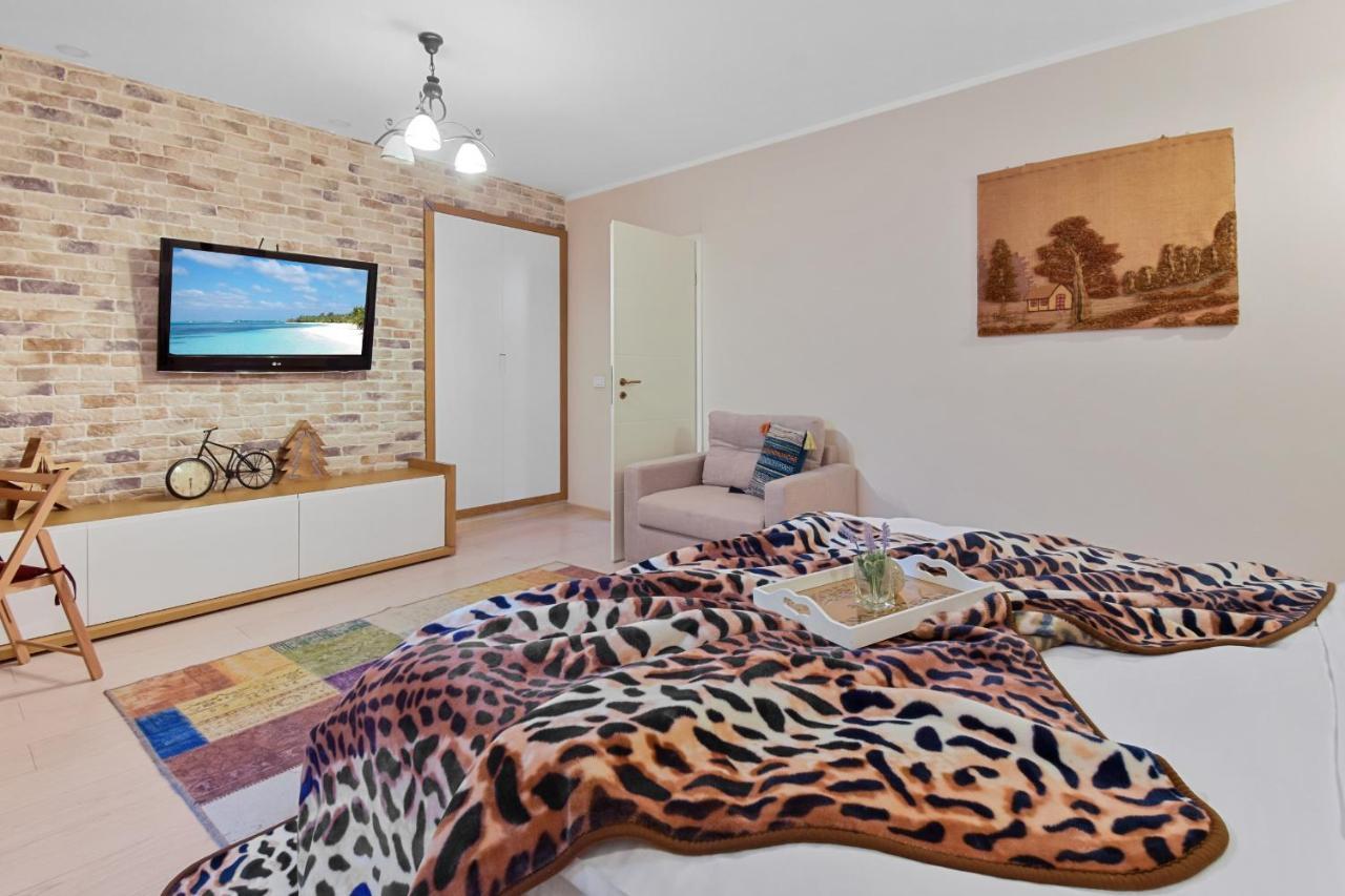 Bella Studio Brasov Luaran gambar